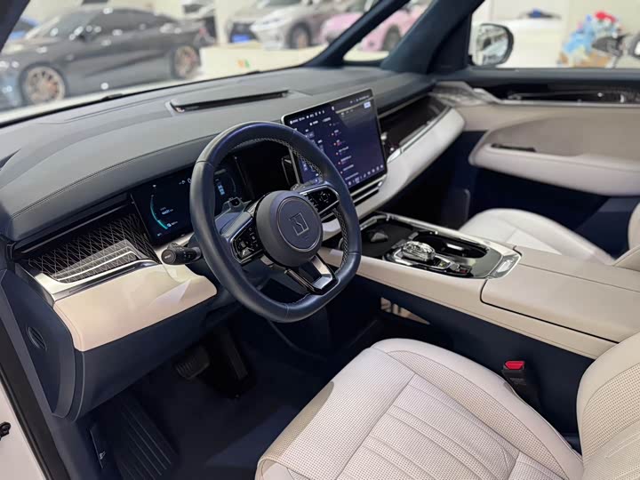 Фото 7 - Zeekr 009