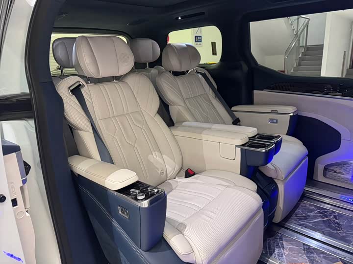 Фото 9 - Zeekr 009