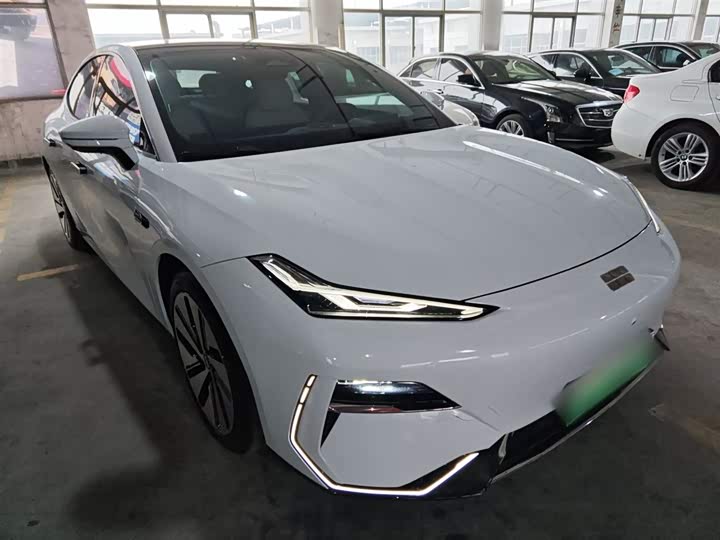 Фото 4 - Geely Galaxy E8