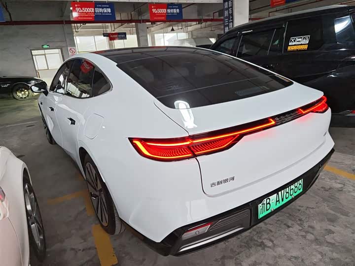 Фото 5 - Geely Galaxy E8