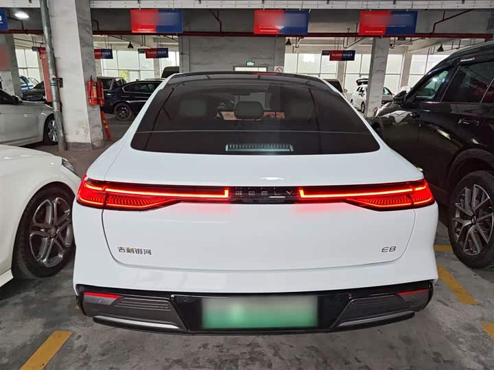 Фото 6 - Geely Galaxy E8