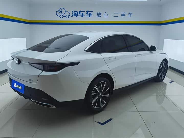 Фото 3 - Changan Eado Plus