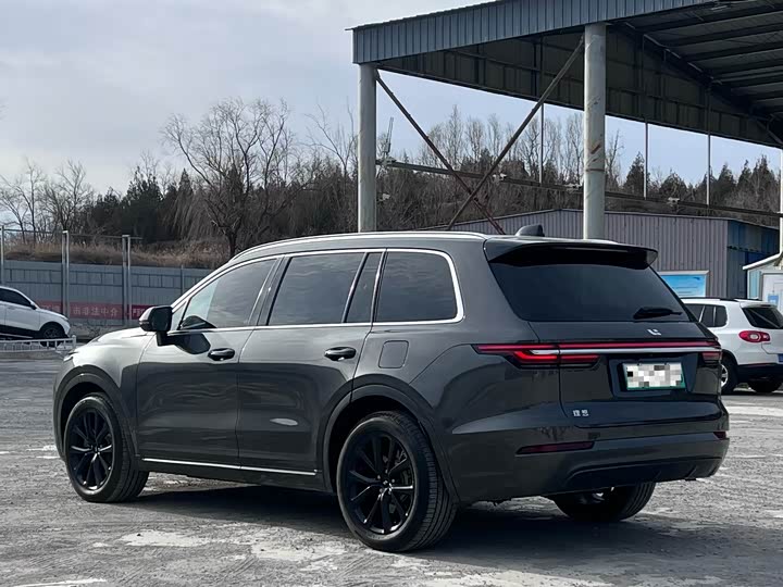 Фото 7 - LiXiang One