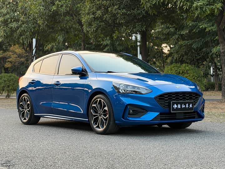 Фото 3 - Ford Focus