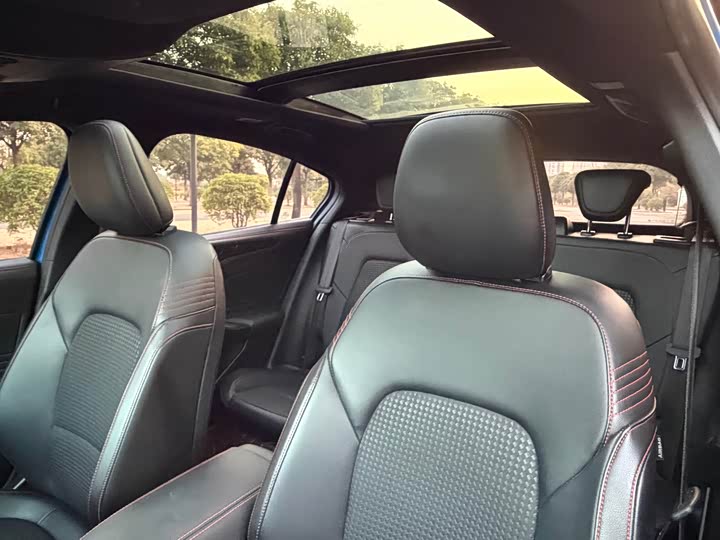 Фото 6 - Ford Focus