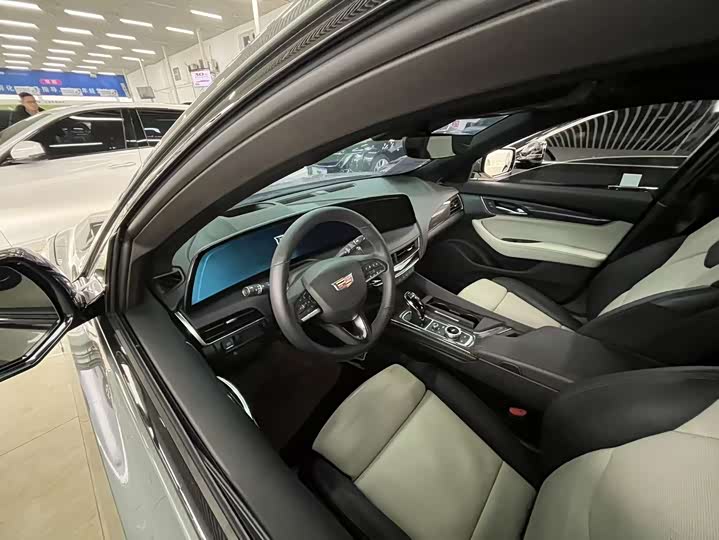 Фото 2 - Cadillac CT5