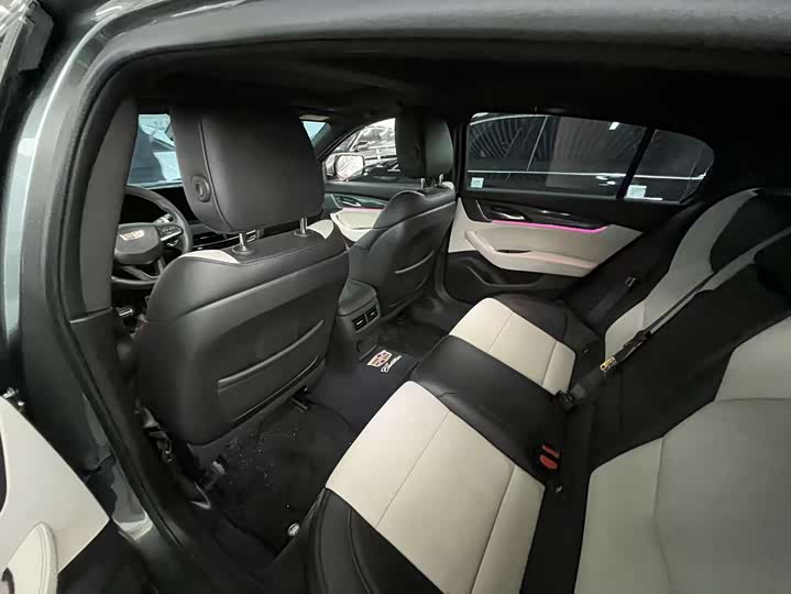 Фото 8 - Cadillac CT5