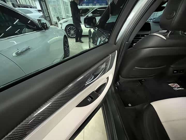 Фото 9 - Cadillac CT5