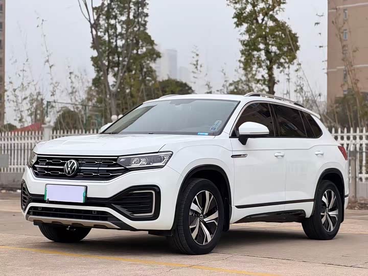 Фото 1 - Volkswagen Tayron GTE Hybrid