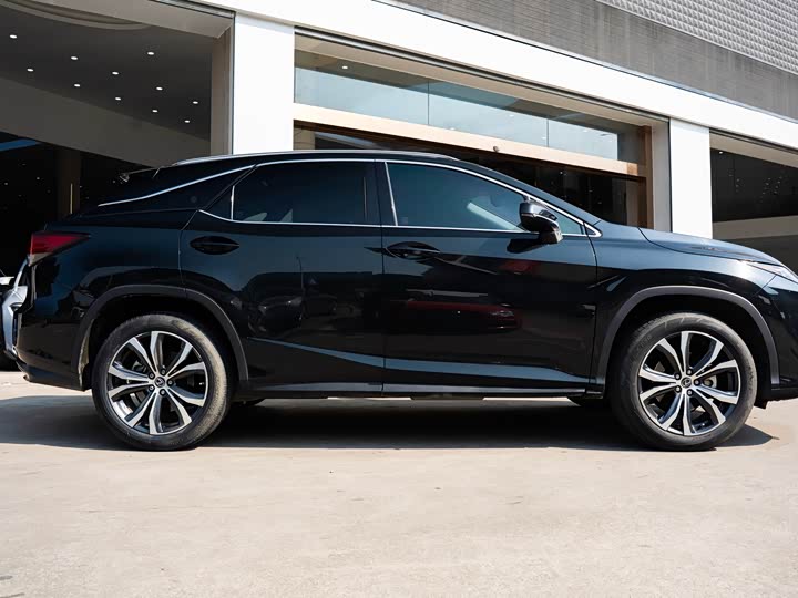 Фото 3 - Lexus RX