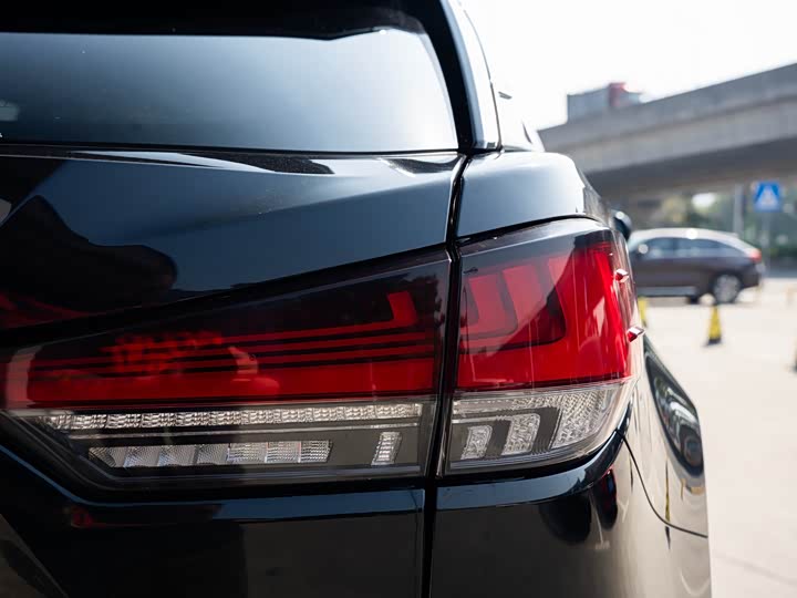 Фото 7 - Lexus RX