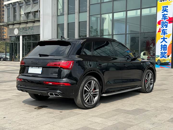 Фото 4 - Audi Q5L