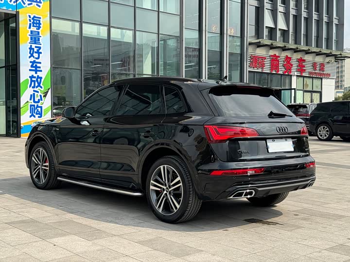 Фото 6 - Audi Q5L