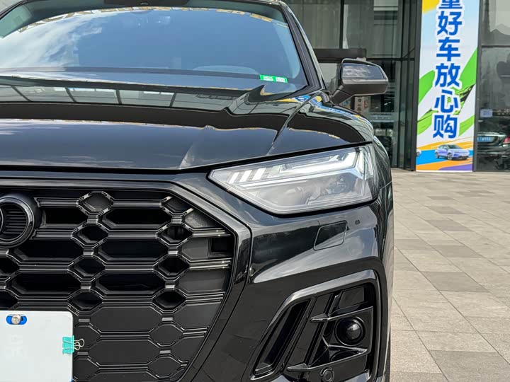 Фото 8 - Audi Q5L