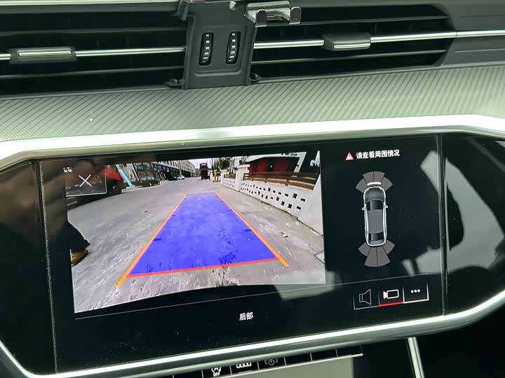 Фото 8 - Audi A6L