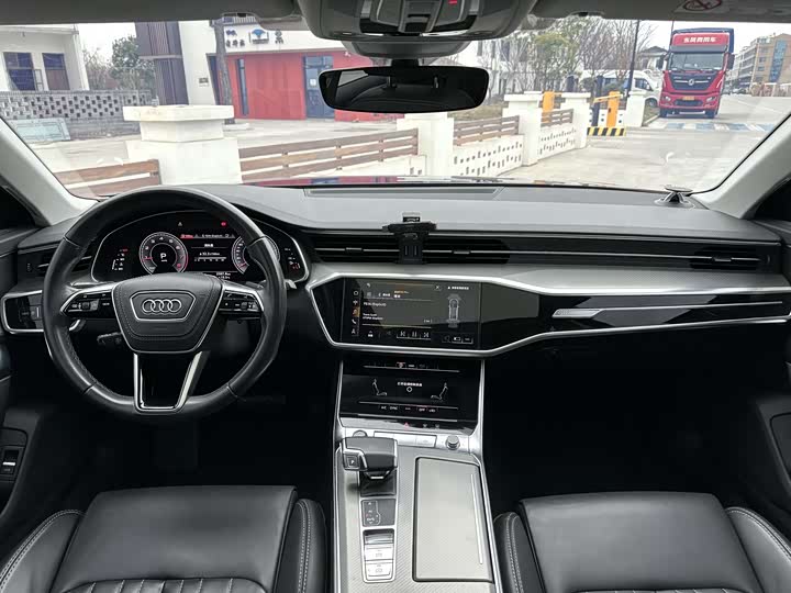 Фото 9 - Audi A6L