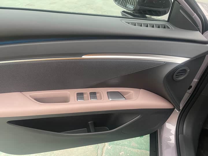 Фото 7 - XPeng Mona M03