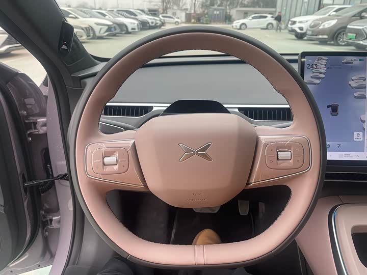 Фото 8 - XPeng Mona M03