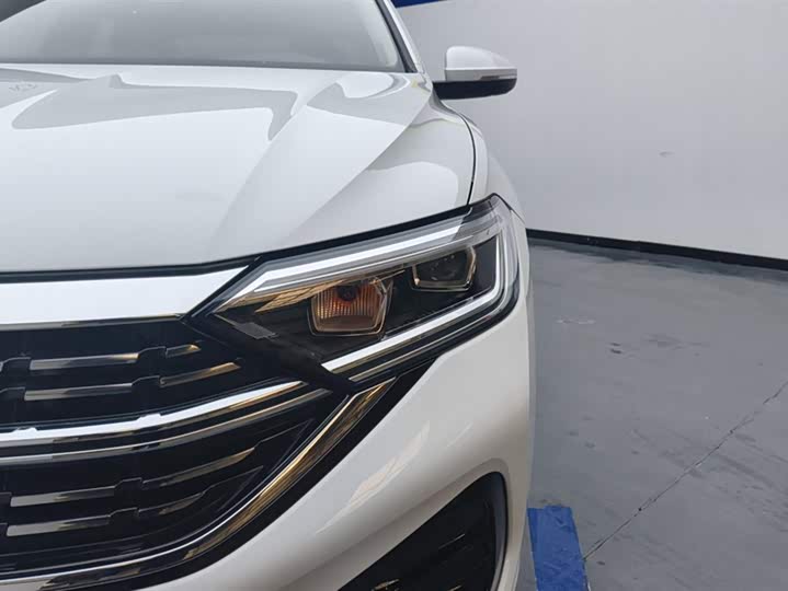 Фото 5 - Volkswagen Sagitar L