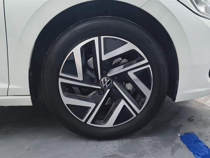 Фото 6 - Volkswagen Sagitar L