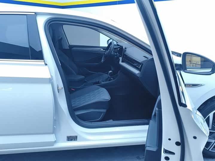 Фото 8 - Volkswagen Sagitar L