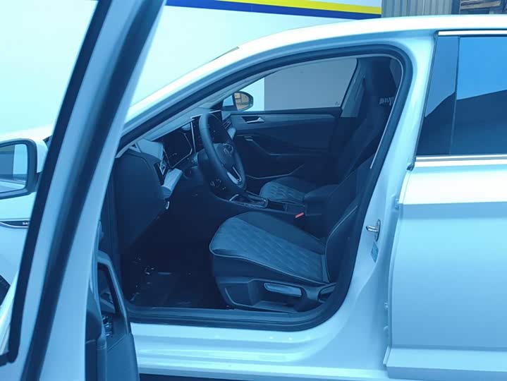 Фото 9 - Volkswagen Sagitar L