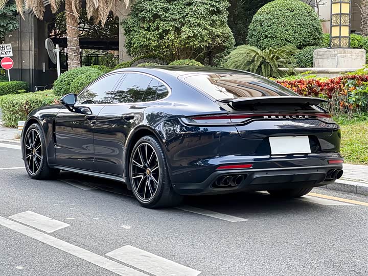 Фото 6 - Porsche Panamera
