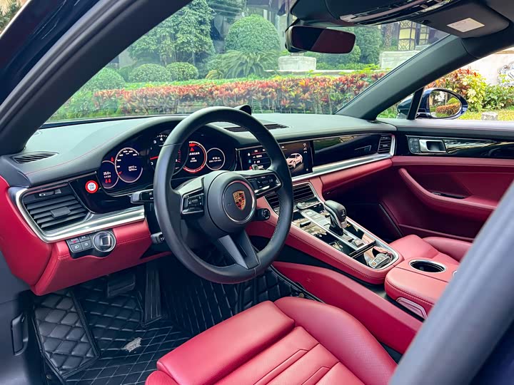 Фото 9 - Porsche Panamera