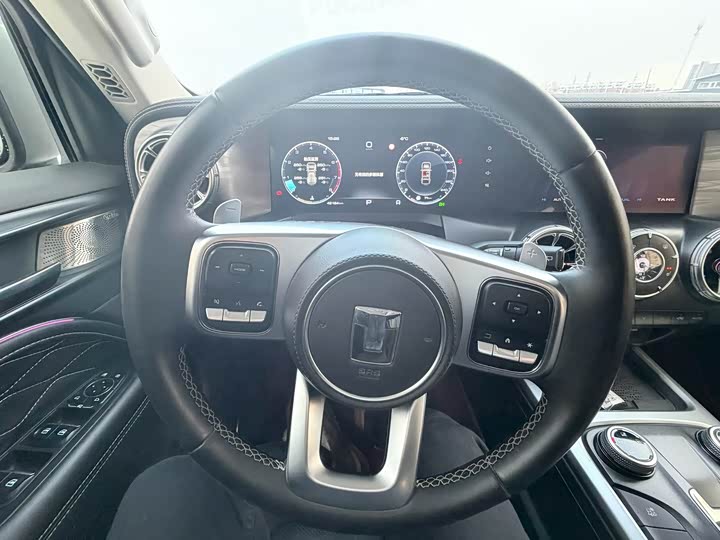 Фото 9 - Tank 300