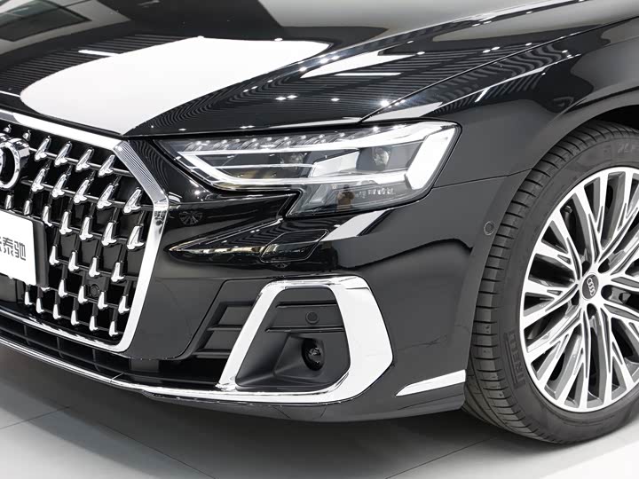 Фото 8 - Audi A8