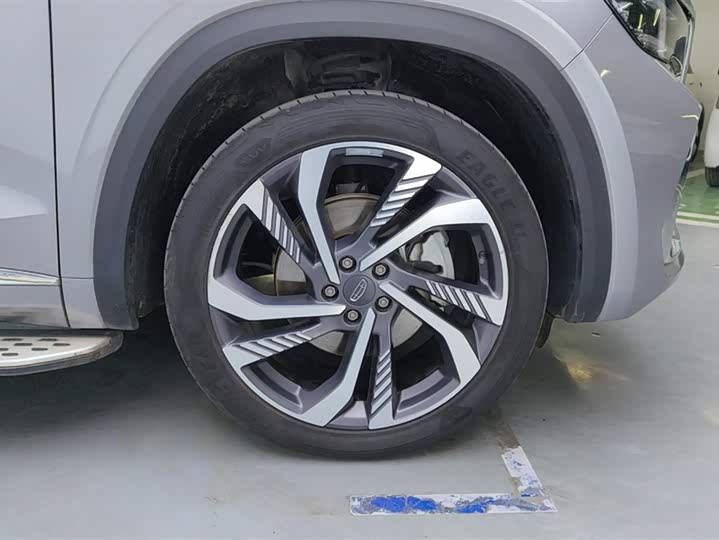 Фото 6 - Geely Monjaro