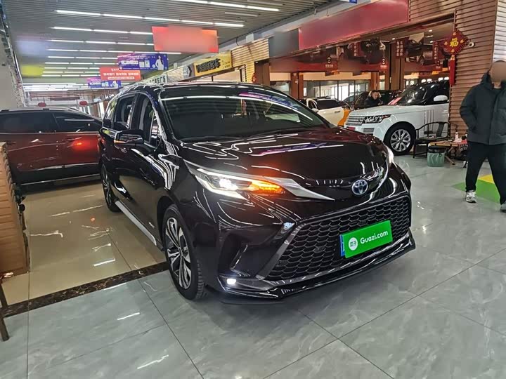 Фото 3 - Toyota Granvia