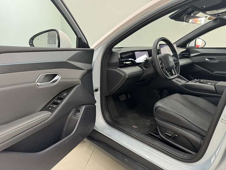 Фото 5 - BYD Qin L