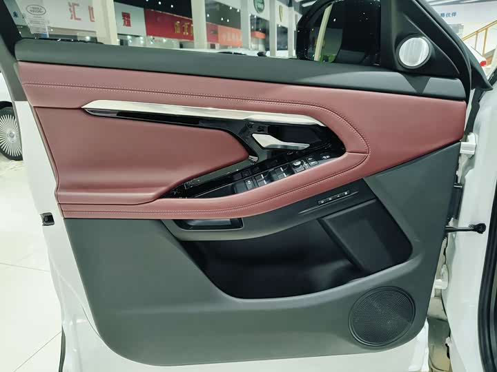 Фото 9 - Land Rover Range Rover Evoque L