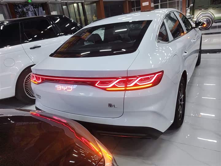 Фото 6 - BYD Qin L