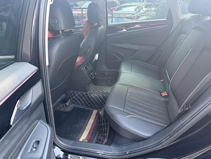 Фото 5 - Volkswagen Passat