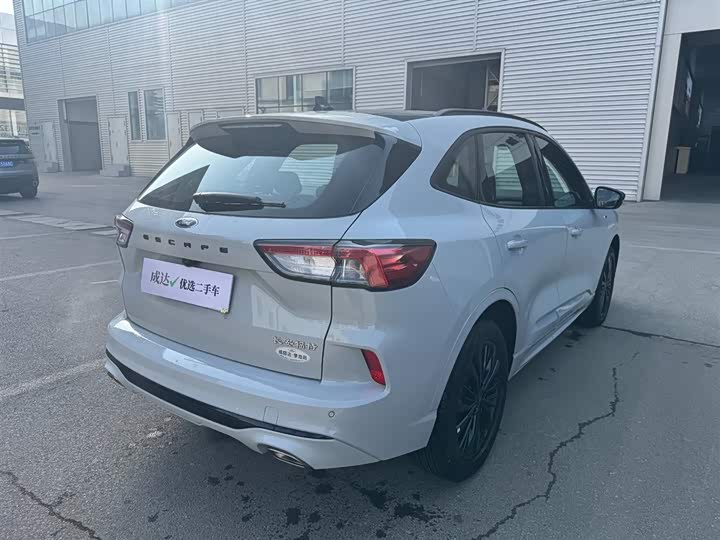 Фото 4 - Ford Escape