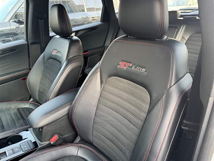 Фото 7 - Ford Escape