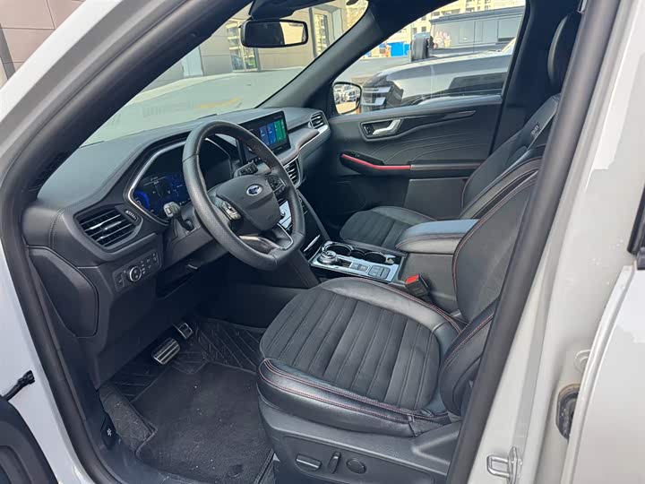 Фото 9 - Ford Escape