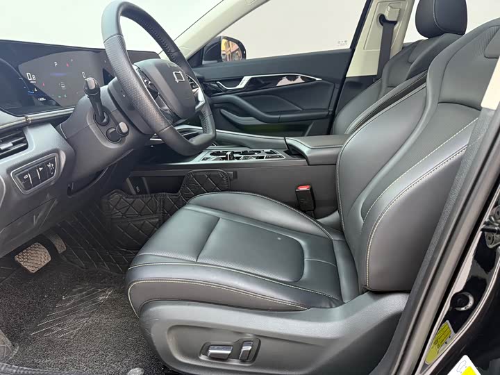 Фото 4 - Bestune B70