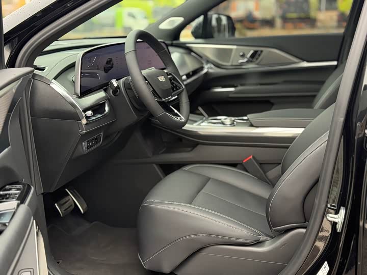 Фото 4 - Cadillac XT5