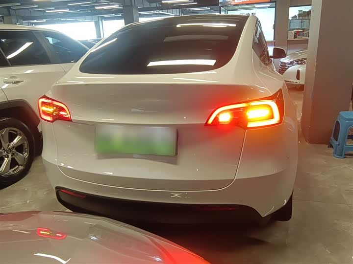 Фото 6 - Tesla Model Y