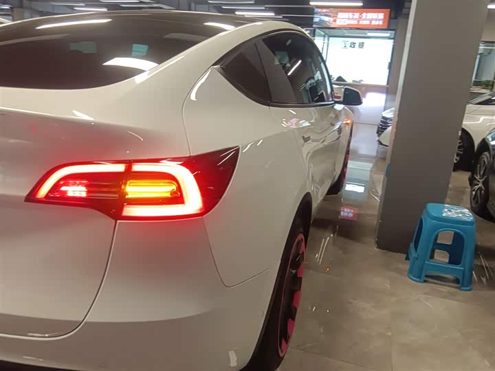 Фото 8 - Tesla Model Y