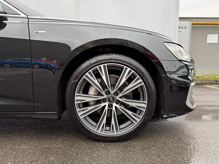 Фото 7 - Audi A6L