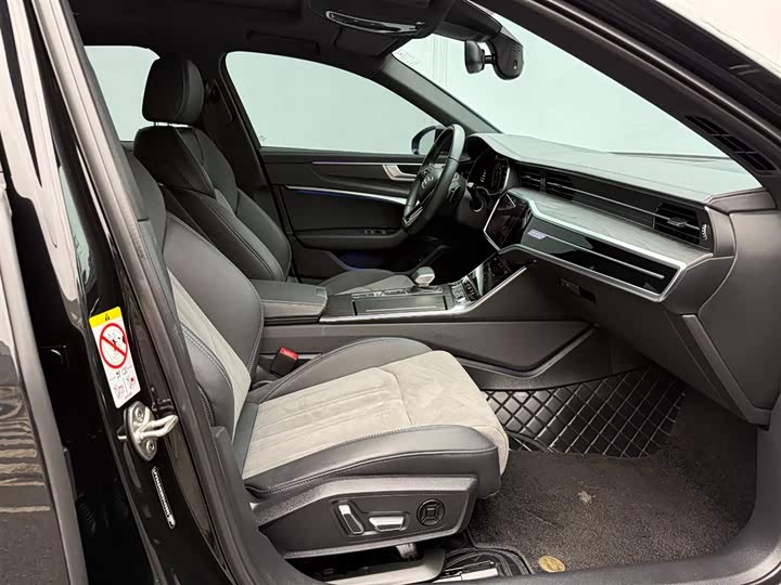 Фото 8 - Audi A6L