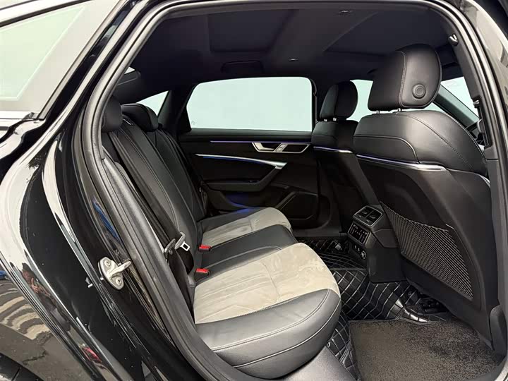 Фото 9 - Audi A6L