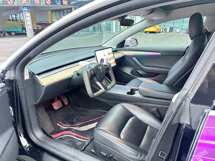 Фото 9 - Tesla Model 3