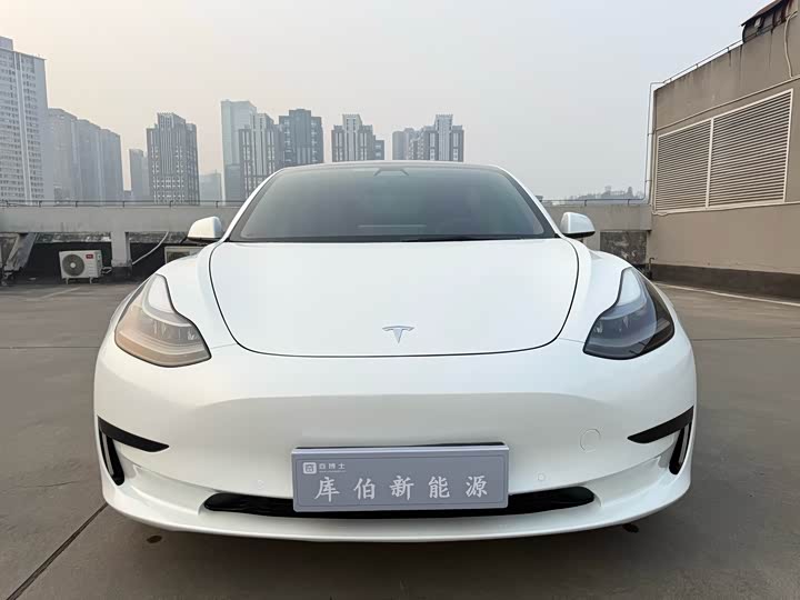 Фото 2 - Tesla Model 3