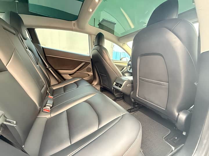 Фото 5 - Tesla Model 3