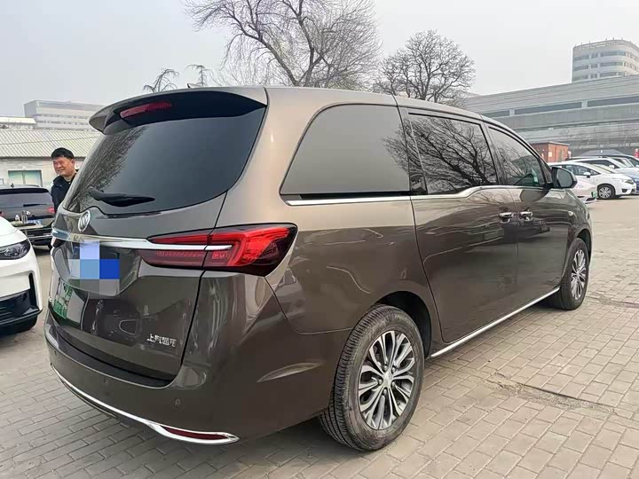 Фото 3 - Buick GL8 ES